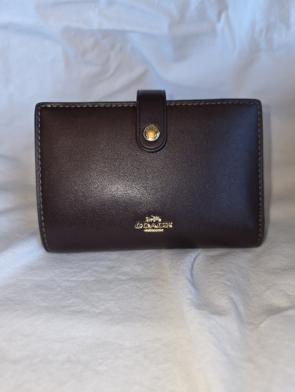 Coach 2 In 1 Wallet With Removable Credit Card/ID Holder. Deep Burgandy Color.